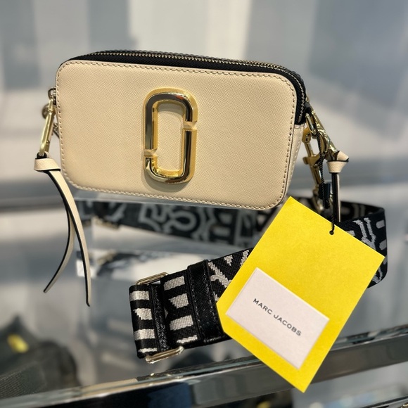 NWT! NEW! Marc Jacobs The Bi-Color Snapshot Cream and Black Crossbody Bag - Picture 1 of 16